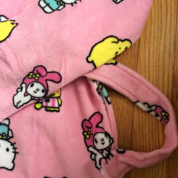 Hello kitty cozy plush robe - Picture 5 of 5